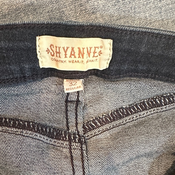 Shyanne Flare Jeans - Picture 4 of 5